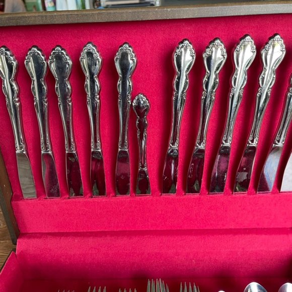 oneida dover flatware set (32 pcs) - Picture 3 of 4